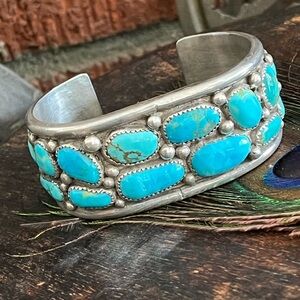 Vintage unisex Navajo turquoise cluster cuff